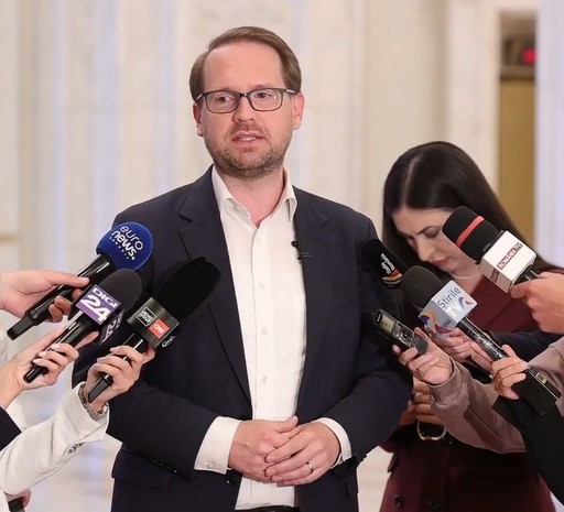 Dominic Fritz: E ridicol şi atacurile la preşedinte ale lui George Simion doar arată jocul cinic pe care îl joacă AUR/ Cred că foarte mulţi, inclusiv votanţi AUR, sunt dezămăgiţi în aceste zile de această nouă direcţie pro-PSD a AUR