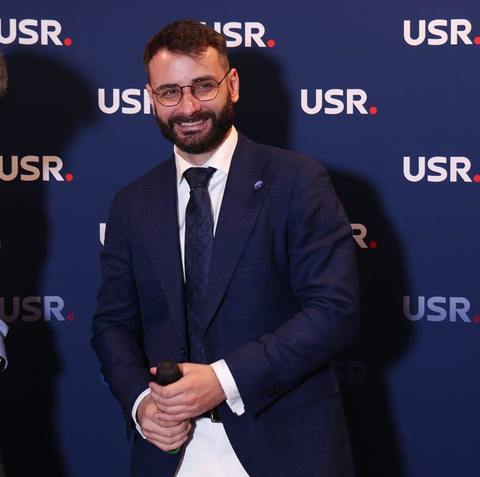 Deputatul USR Iulian Lorincz nu crede că PNL va merge cu propunerea Ilie Bolojan de premier, la consultări: Nu cred că sunt absurzi, de aceea au şi ales varianta opoziţiei. Tatonează şi un guvern minoritar cu USR, PNL, UDMR şi minorităţi