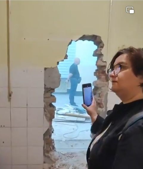 Primăria Oradea, acuzată că a acţionat ”noaptea ca hoţii” pentru a pune în aplicare o decizie a instanţei – Descindere la biserica Ordinului Premonstratens din Oradea / S-a spart zidul şi s-au preluat spaţiile bisericii / Reacţia lui Kelemen Hunor