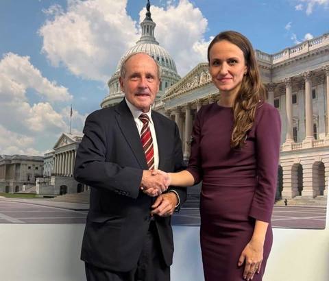 Ţoiu: Preşedintele Comitetului pentru relaţii externe al Senatului american a reafirmat răspicat importanţa responsabilităţii comune pentru spaţiul aliat/ Nu alegem vremurile pe care le trăim, dar alegem cum le răspundem. Iar solidaritatea este cheie