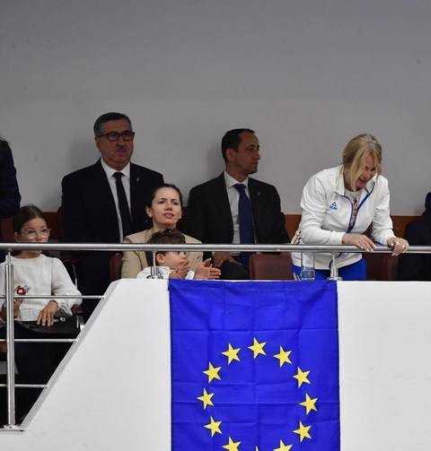 Mirabela Grădinaru, la Oneşti, la evenimentul dedicat Nadiei Comăneci / Partenera preşedintelui Nicuşor Dan i-a transmis legendarei sportive că este un exemplu extraordinar pentru copiii şi tinerii din România - FOTO