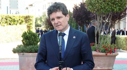 Nicuşor Dan: S-a înţeles greşit că această lege a salarizării înseamnă creştere de salarii pentru toţi bugetarii. Nu ăsta a fost scopul legii