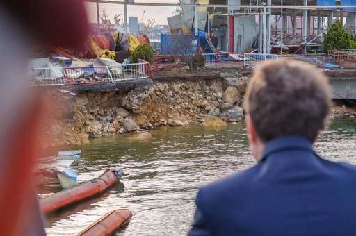 Preşedintele Nicuşor Dan a mers în dana 78 din Portul Constanţa, unde a avut loc explozia dronei: Am discutat cu specialiştii pirotehnişti care au intervenit la faţa locului 