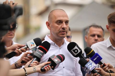 Radu Mihaiu (USR): CSM a adoptat o listă neagră a politicienilor USR care au avut îndrăzneala să aibă opinii critice asupra justiţiei. Judecătorii îşi încalcă obligaţia de echidistanţă, cu o săptămână înaintea pronunţării sentinţei în speţa Fritz