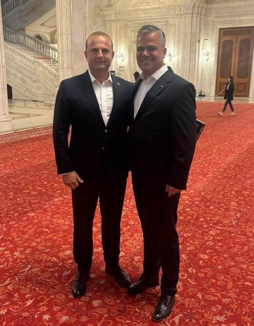 ADRIAN VEŞTEA, DESEMNAT PREMIER - Deputatul PNL George Scarlat îl susţine pe Adrian Veştea pentru funcţia de premier: „România are nevoie de echilibru şi continuitate” 