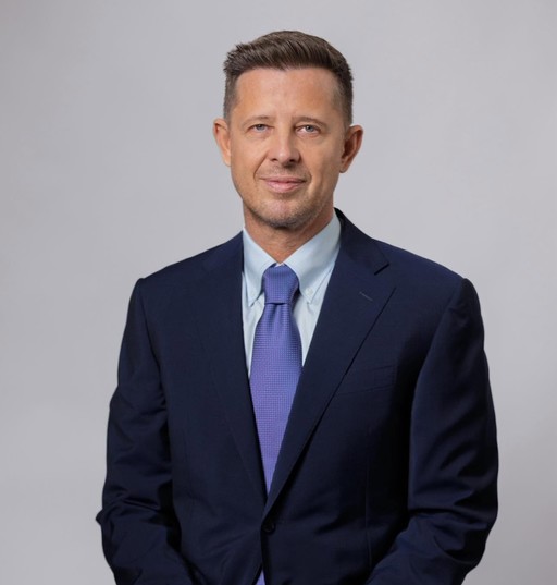 ADRIAN VEŞTEA, DESEMNAT PREMIER - Hubert Thuma: Nu cred că PNL trebuie să devină un partid care îşi pedepseşte oamenii pentru că îşi asumă responsabilităţi politice. Nu cred că dăm oamenii afară pentru că încearcă să găsească soluţii