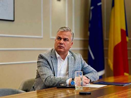 Adrian Veştea: Îmi asum continuarea dialogului şi a negocierilor cu partidele politice până la finalizarea programului de guvernare şi a echipei guvernamentale / Fiecare decizie trebuie analizată cu responsabilitate