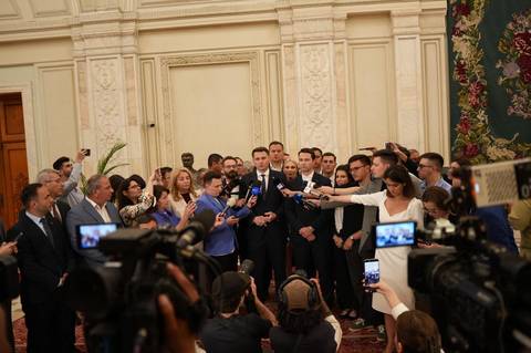 GUVERNUL VEŞTEA A PICAT - Robert Sighiartău: Cei care au votat astăzi acest guvern al trădării nu mai fac parte din Partidul Naţional Liberal / Liberalii cer demisia de onoare a lui Sorin Grindeanu