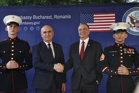 Ilie Bolojan, la recepţia de Ziua Independenţei SUA: Se cuvine să mulţumim Statelor Unite şi militarilor acesteia, contribuie semnificativ la securitatea României şi la siguranţa cetăţenilor noştri