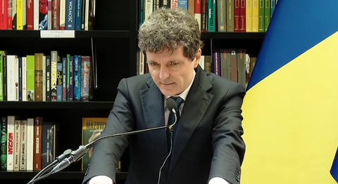 Nicuşor Dan: E important să avem un guvern cât mai repede, şi, pentru că parlamentarii vor intra în vacanţă parlamentară, ar fi bine să avem un guvern până marţi / Eu aştept ca partidele să vină la mine cu majoritate. Mă aştept la responsabilitate