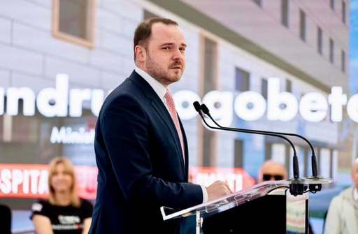 Rogobete (PSD) îl invită pe Ilie Bolojan să meargă cu el pe holurile unei secţii de oncologie: Domnule Bolojan, opriţi-vă o clipă din calcule şi din negocieri. La patul bolnavului nu există propagandă, nu există sondaje, nu existǎ Ambasade