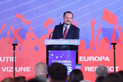 Alexandru Rogobete: Traversăm o perioadă dificilă din punct de vedere politic şi administrativ. Nu se negociază proiecte, nu se negociază principii şi nici o viziune pentru viitorul României. Din păcate, se negociază orgoliile unui singur om