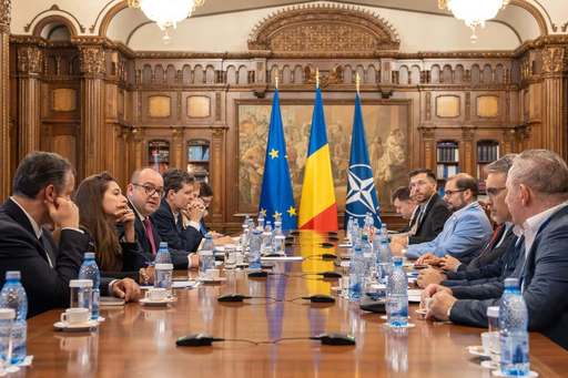 Raportul „Identitate naţională, identitate europeană şi provocarea populismului”, prezentat la Reuniunea Grupului de Reflecţie Strategică ”România în UE”:  A-ţi iubi ţara şi a susţine proiectul european sunt obiective care se pot întări reciproc
