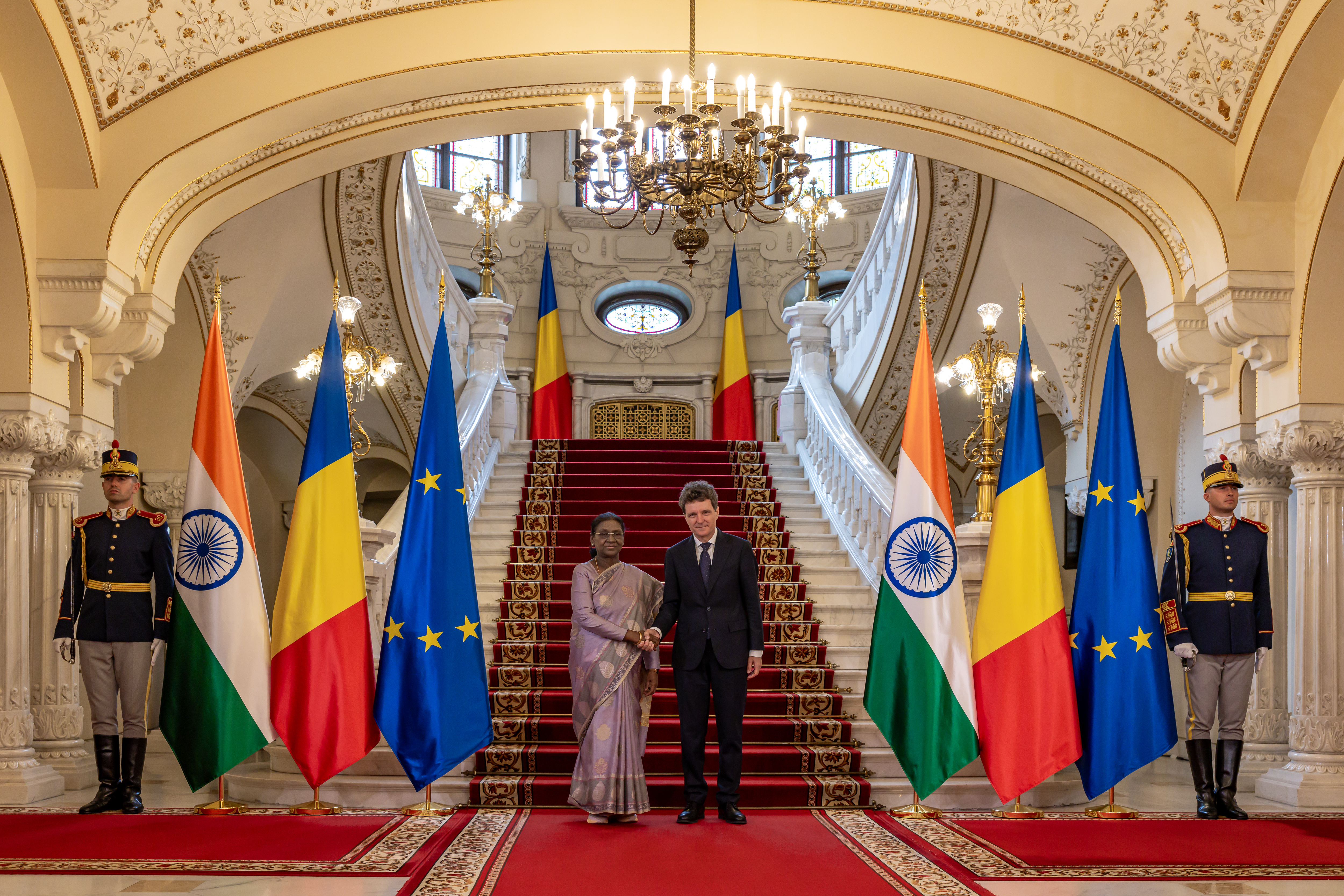Președintele Indiei, ”vizită istorică” în România – Nicușor Dan: Avem un parteneriat vechi, care n-a fost pus niciodată în discuție. Avem însă o mare oportunitate în fața noastră, special în zona economică / Ce subiecte au mai abordat cei doi șefi de stat