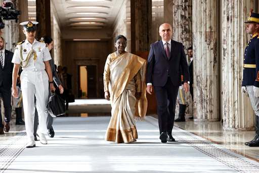 Ilie Bolojan, la întrevederea cu preşedintele Indiei: Pe fondul Acordului între UE şi India, România poate deveni cap de pod pentru investiţiile indiene în comunitatea europeană - FOTO