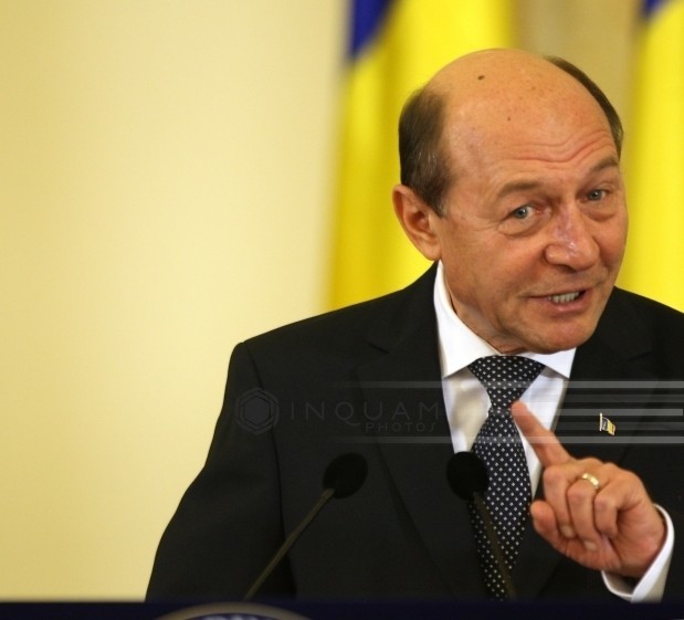 Băsescu, despre amendamentul introdus în legea ANI: E absolut ridicol din punct de vedere al constituționalității și un absolvent de liceu le spunea că e neconstituțional