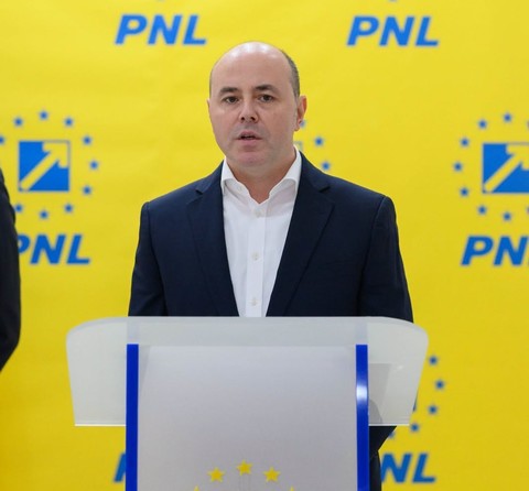 Alexandru Muraru (PNL): Liderii PSD încearcă să amâne revolta propriului partid. Activului PSD i se spune că viitorul guvern este după colţ, pentru că altfel, oamenii ar începe să pună întrebări
