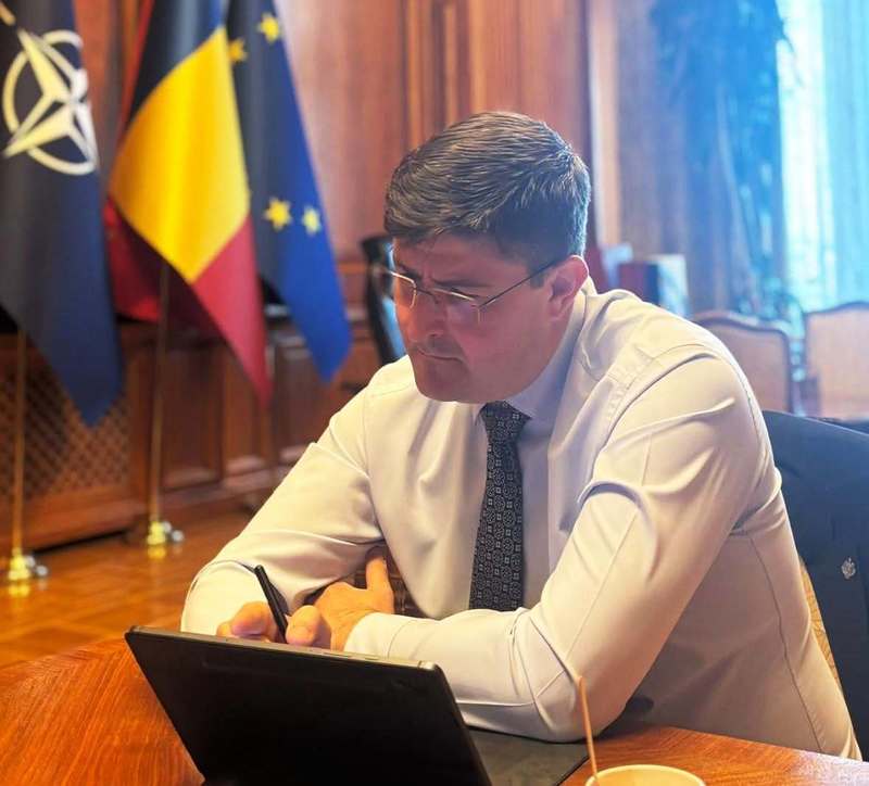 Avocatul Alexandru Dimitriu (USR): Curtea recunoaște ea însăși că nu are niciun text de lege pe care să se sprijine / Nu se pedepsește omul, ci se vindecă funcția, ca și cum nu i-ai lua permisul șoferului, ci ai vindeca mașina de amintirea unei depășiri