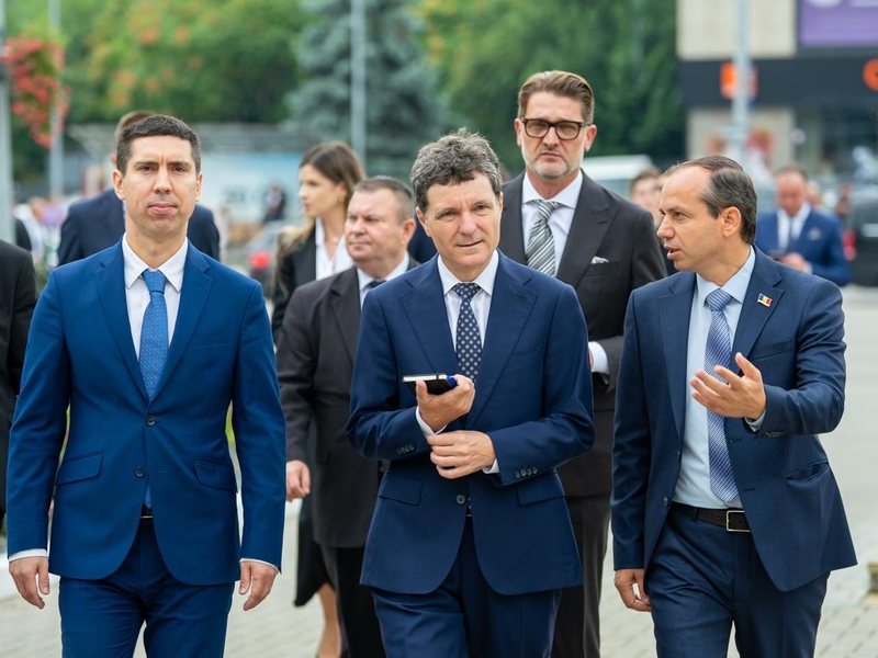 Nicuşor Dan: În drum spre Chişinău, am făcut o oprire pentru a vizita oraşul Cahul, reper important al identităţii, culturii şi spiritului românesc din Republica Moldova