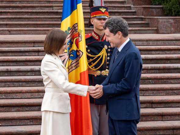 Nicuşor Dan: Întâlnirea de astăzi cu Maia Sandu, o dovadă în plus a apropierii dintre România şi Republica Moldova şi a relaţiei noastre speciale, bazate pe comunitatea de istorie, limbă, cultură şi tradiţii