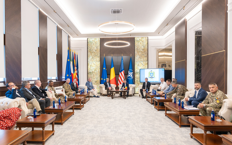 Ministrul Apărării, în delegația condusă de Președintele Nicușor Dan, care s-a întâlnit duminică, în Baza 57 Aeriană Mihail Kogălniceanu, cu delegația Congresului SUA / A reiterat angajamentul României de a rămâne un aliat pe deplin implicat