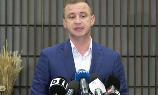 Alfred Simonis, către Dominic Fritz: Îi doresc să n-ajungă ca Buzoieni şi Miruţi care astăzi îşi rup tricourile să ne explice peste foarte puţin timp de ce trebuie să plece