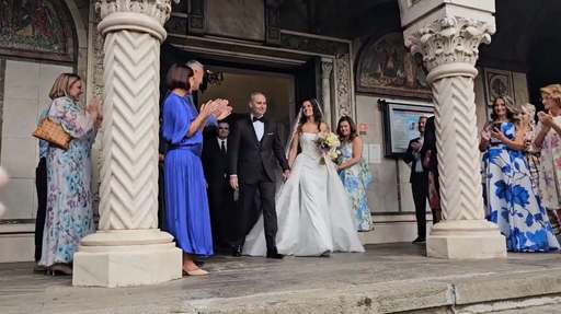 Alexandru Nazare s-a căsătorit cu interpreta de muzică populară Maria Mihali/ La petrecere au ajuns şi Nicuşor Dan şi partenera sa, Mirabela Grădinaru