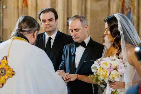 Alexandru Nazare a publicat o fotografie de la cununia religioasă: Mulţumim tuturor pentru urări şi gândurile bune!