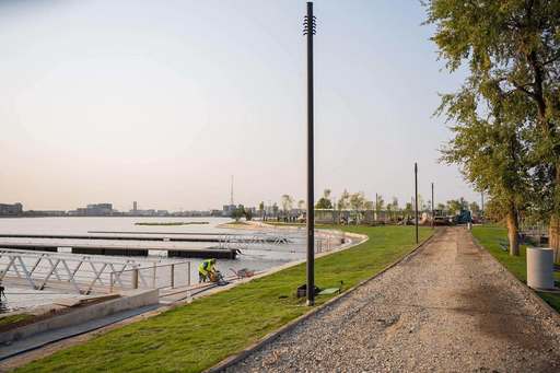 Ilie Bolojan anunţă că Insula Lacul Morii va fi deschisă pentru public din 18 septembrie/ Nu e doar despre un lac reamenajat. E despre calitatea vieţii oamenilor: un loc de plimbare sigur, un loc pentru sport, o gură de aer proaspăt - FOTO