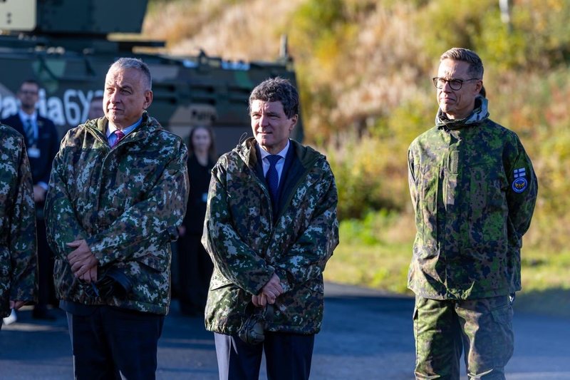 Preşedintele Nicuşor Dan a vizitat baza militară Lapland Air Wing, în marja Summitului European al Arcticii: Avem multe de învăţat unii de la alţii, în ceea ce priveşte pregătirea piloţilor, infrastructura bazelor, producţia industrială