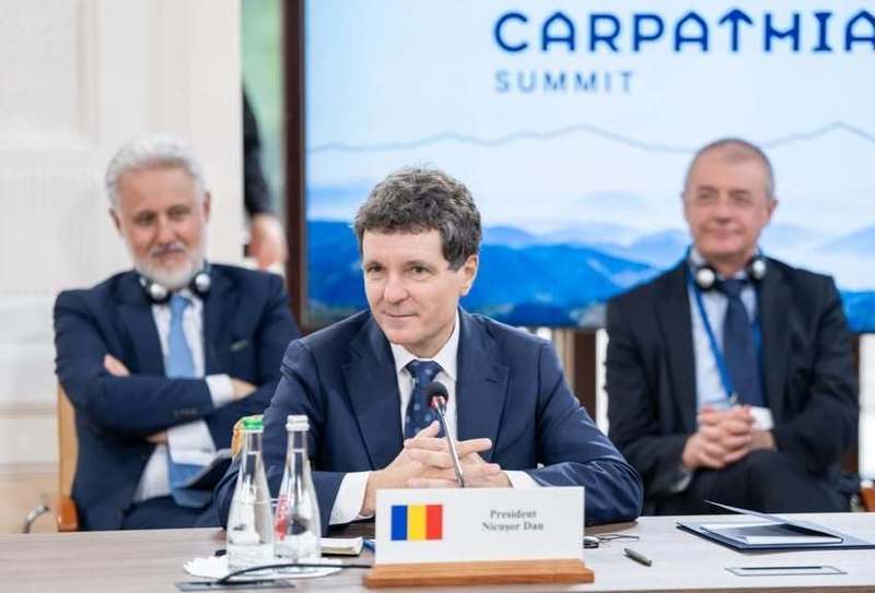 Nicuşor Dan, după participarea la Summitul Iniţiativei Carpatice: România este pregătită să ofere un mediu atractiv pentru investiţii, beneficiind de poziţia strategică a Portului Constanţa