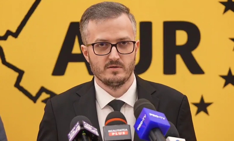 Avrămescu: AUR nu s-a dezis şi nu se dezice de Călin Georgescu Rămâne alături de el, fără niciun fel de pas în spate / În momentul de faţă, vedem acuzaţii