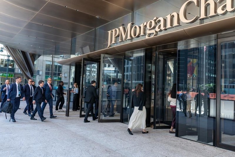 Nicușor Dan, întâlnire la sediul JPMorgan, cu unii dintre cei mai importanți investitori instituționali în obligațiuni de stat românești: Vom păstra traiectoria fiscală de reducere a deficitului și a datoriei