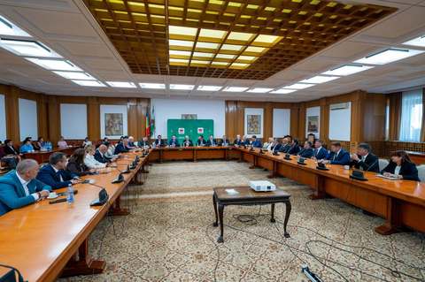 Siegfried Mureşan: Le mulţumesc colegilor din UDMR pentru susţinere şi pentru colaborarea bună din aceste zile / Vom reduce risipa, vom face statul mai eficient, vom construi o economie sănătoasă

