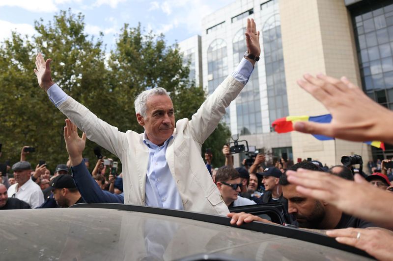 AUR: Suntem alături de Călin Georgescu / Arestarea preventivă, o măsură procesuală, nu o condamnare / Dacă cineva își imaginează că acest moment poate fi folosit pentru a intimida AUR sau pentru a obține voturile necesare învestirii Guvernului, se înșală