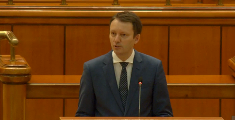 Siegfried Mureşan:  Astăzi vă prezint un proiect pentru România, iar dumneavoastră decideţi dacă mergem pe acest drum / Avem de ales între o Românie care merge înainte şi una care rămâne pe loc. Avem de ales între reformă şi protejarea statului