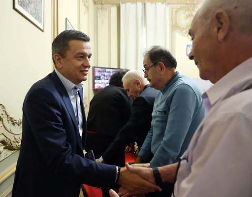 Grindeanu, de Ziua Internaţională a Persoanelor Vârstnice: Avem nevoie de un Guvern care să înţeleagă că demnitatea oamenilor care au clădit această ţară este mai presus decât contabilitatea obtuză!