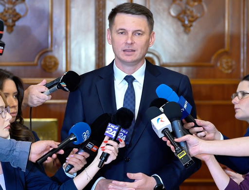 CONSULTĂRI LA COTROCENI – Mircea Abrudean: Până când nu vom avea oficial o persoană desemnată pentru premier, noi nu vom putea să analizăm dacă vom susţine sau nu această propunere /  Nu vrem să blocăm în niciun fel România