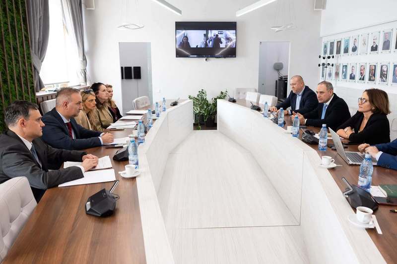 Alexandru Nazare, întâlnire de pregătire a următoarei reuniuni ECOFIN cu reprezentanţii BNR şi ASF: România are expertiză, are argumente şi are interese economice legitime de apărat Trebuie să avem o voce mai puternică la masa deciziilor europene