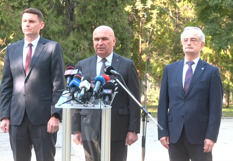 Ilie Bolojan: L-am informat pe Luca Niculescu că PNL nu intenţionează să participe în acest guvern. PNL este deschis să acorde un vot de instalare acestui guvern, având în vedere situaţia în care se găseşte România 