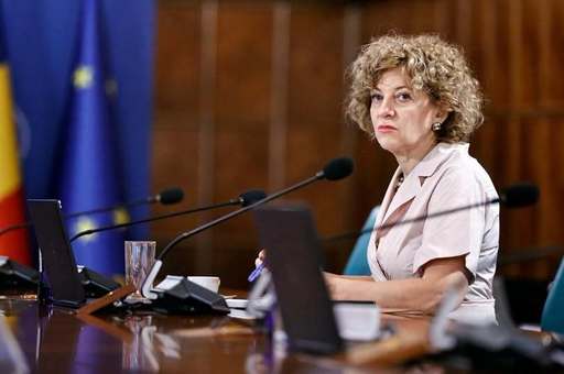 Oana Gheorghiu: Disonanţă cognitivă în stare pură: PSD zice astăzi că vrea să facă majoritate cu PNL. Acelaşi PSD care a dat jos, cu 5 luni în urmă, guvernul din care făcea parte / PNL nu mai este partidul-breloc cu care PSD era obişnuit