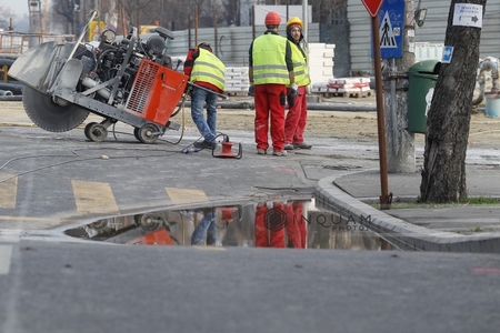 Metrorex anunţă că redeschide traficul rutier în zona Eroilor de la ora 16.00