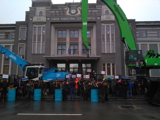 Ministrul Transporturilor spune că nu poate schimba conducerea APMC, ci doar Consiliul de Administraţie o poate face