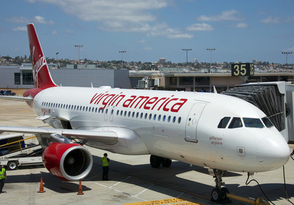 Alaska Air ar putea cumpăra Virgin America, compania aeriană a miliardarului Richard Branson