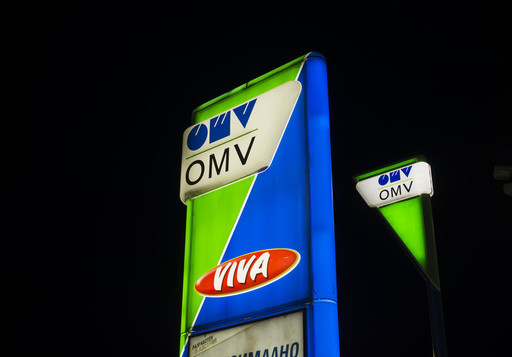 Fitch a înrăutăţit perspectiva ratingului OMV la negativă, din cauza renunţării la creşterea producţiei