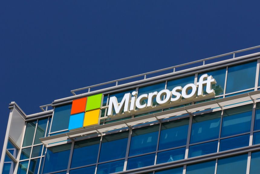 Microsoft a dat în judecată guvernul SUA pentru dreptul de a informa clienţii despre solicitările de date