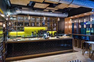 Studiu: Creşterea consumului dinamizează piaţa de restaurante şi cafenele din Bucureşti 