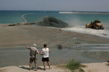 Peste 110.000 de români au petrecut minivacanţa de Paşte şi 1 Mai în staţiuni sau în străinătate, unde au cheltuit 10 milioane de euro. Suprapunerea sărbătorilor a redus încasările cu 38% faţă de anul trecut