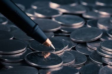 Top 10 al datornicilor publicaţi de ANAF: Companiile au de plătit 1,38 miliarde lei, în frunte cu CE Hunedoara, fraţii Micula şi Televiziunea Română
