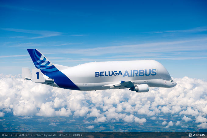 Un avion gigant Airbus Beluga aterizează în premieră în România miercuri seară - surse